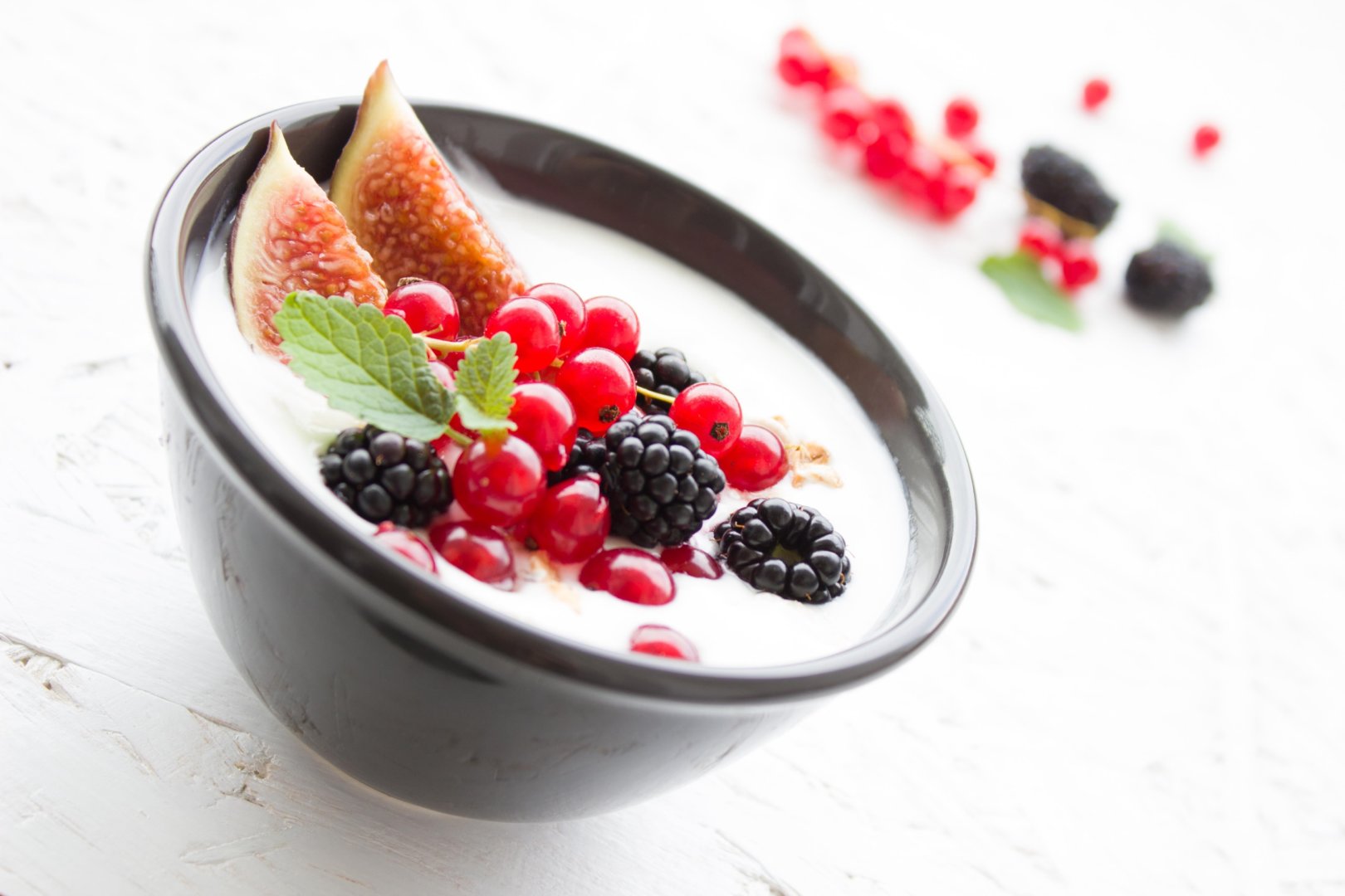 jogurt z owocami
